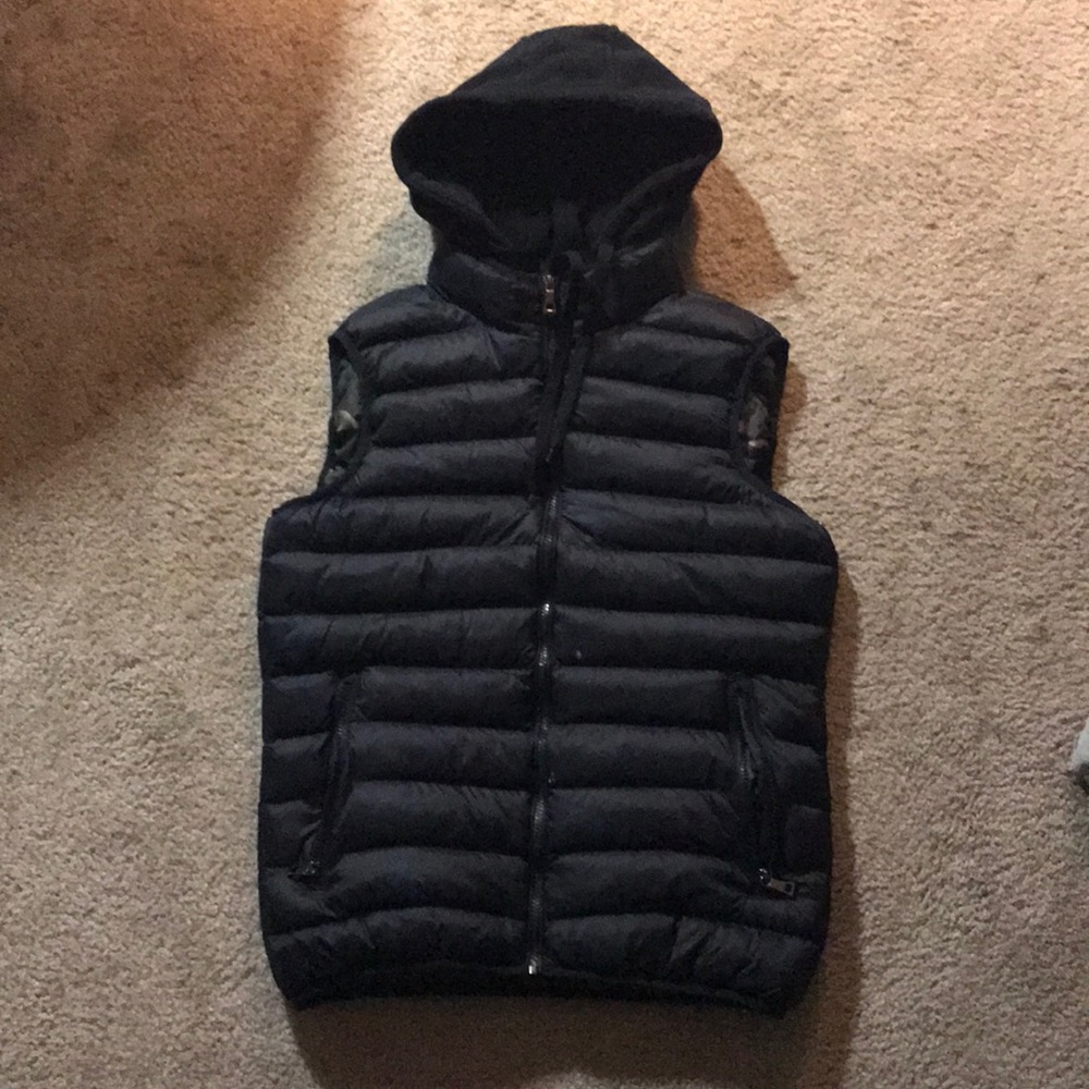 Puffer Vest Size Small with detachable hood